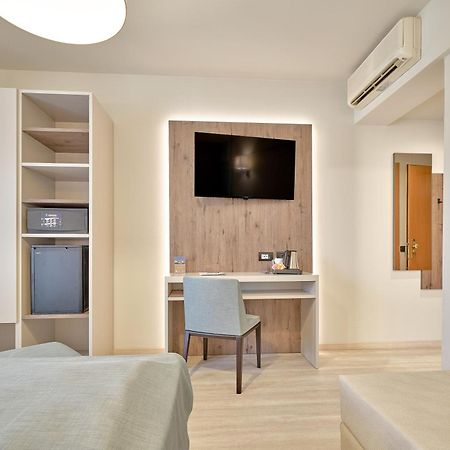 Hotel Bisesti ***S 加尔达 外观 照片