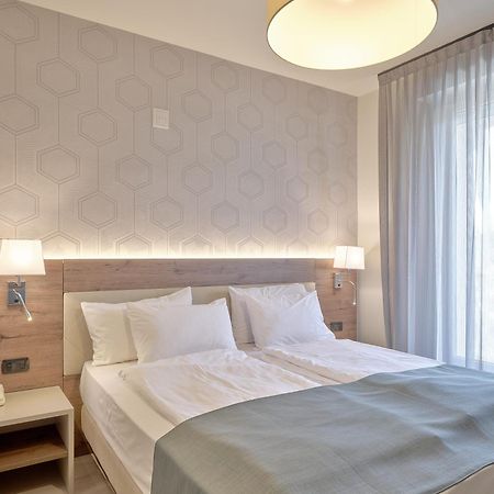 Hotel Bisesti ***S 加尔达 外观 照片