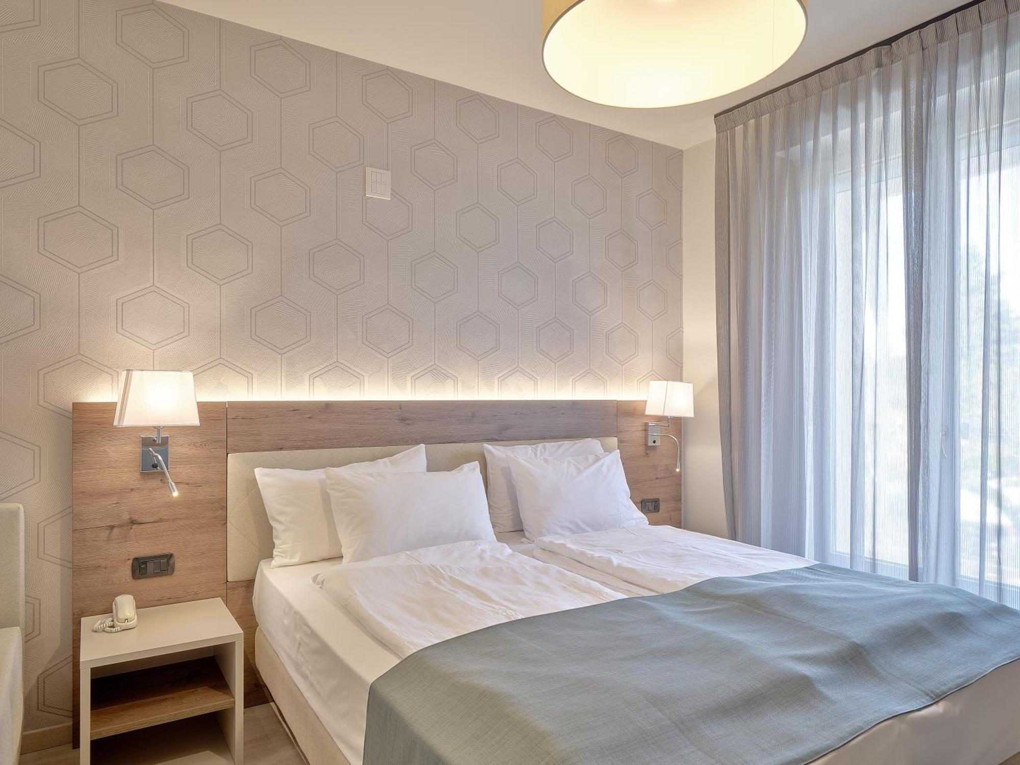 Hotel Bisesti ***S 加尔达 外观 照片
